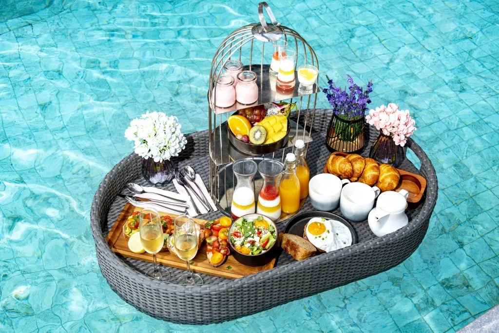Floating Breakfast